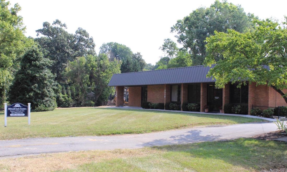 Exterior shot of Roanoke Dentist Office McDonald Family Dentistry